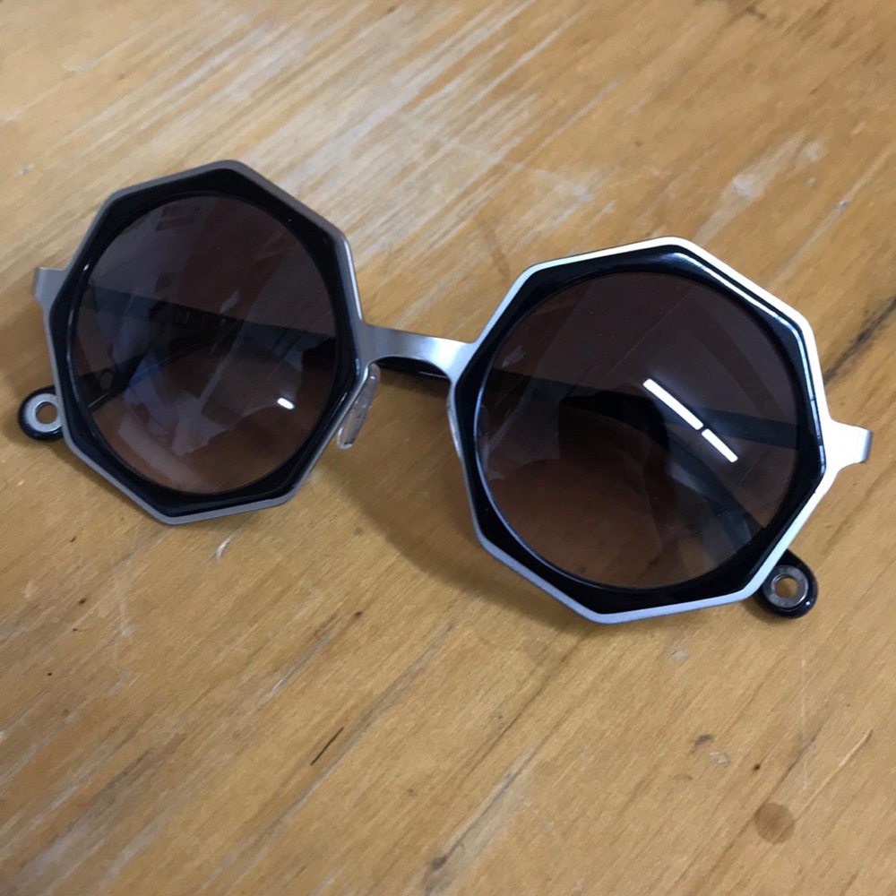 RAEN Luci octagonal Sunglasses. Ombré tint lens.
